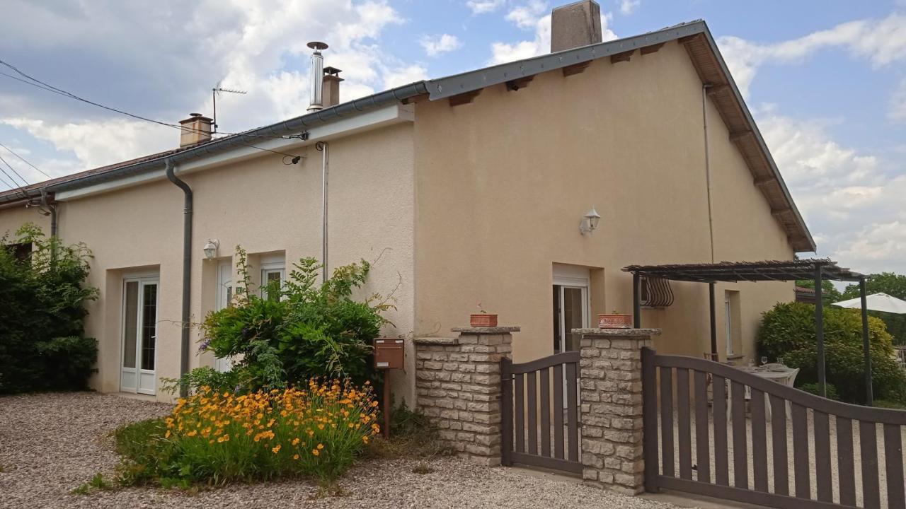 Les Jardins Des 3 Provinces- Gite Montcharvot Exterior photo